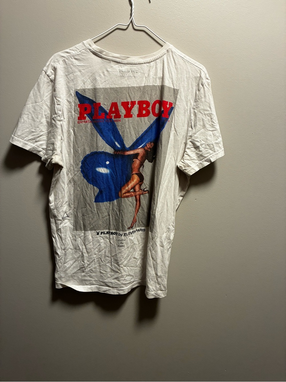 PLAYBOY White Short-Sleeve Tee with Blue & Red Graphic